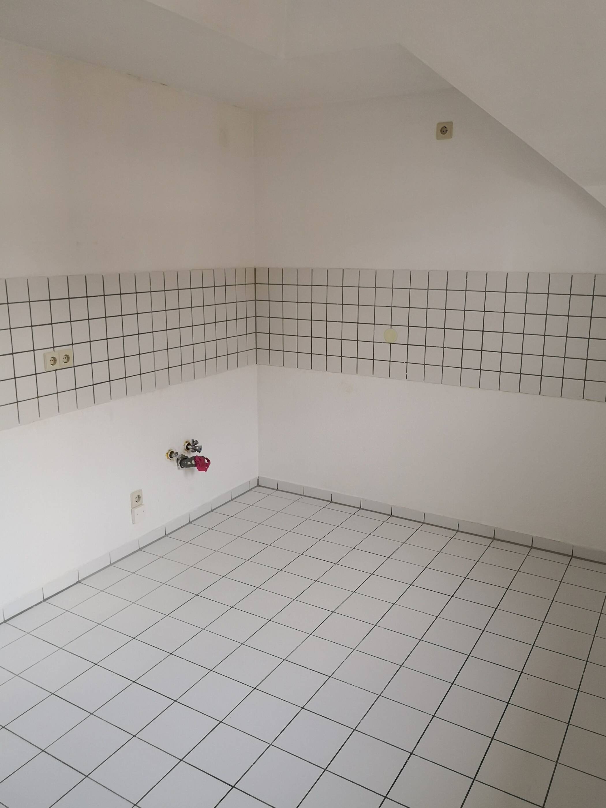 Schöne 2 Raum WG Wohnung mit Balkon in ruhiger Lage von Chemnitz – Kanalstraße, 9113 Chemnitz – Vorschaubild 3