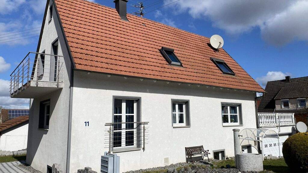 Einfamilienhaus zum Kauf 425.000 € 8 Zimmer 160 m² 435 m² Grundstück Denkingen 78588