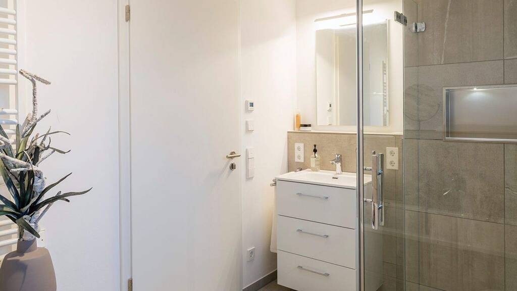 Wohnung zur Miete 1.330 € 3 Zimmer 74,8 m² 2. Geschoss frei ab 15.04.2026 Neuhaldenstraße 60 Korntal 70825