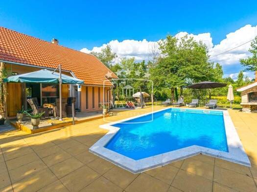 Einfamilienhaus zum Kauf 599.000 € 3 Zimmer 110 m² 9.000 m² Grundstück Gospic - Okolica 53000