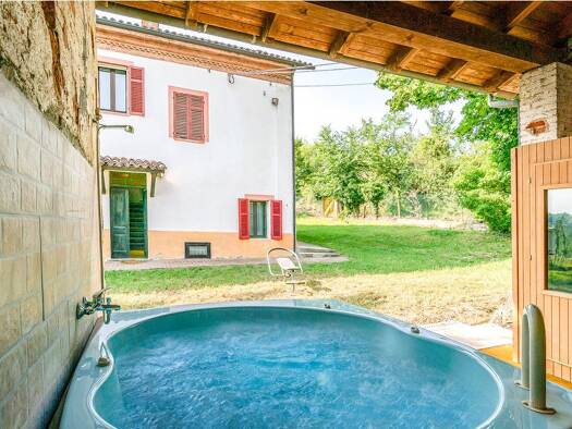 Bauernhaus zum Kauf 450.000 € 5 Zimmer 300 m² 11.000 m² Grundstück frei ab sofort Vignale Monferrato 15049