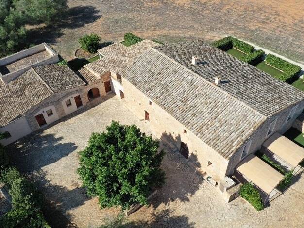 Hotel zum Kauf 25.000.000 € 28 Zimmer 330.000 m² Grundstück Llucmajor 07620