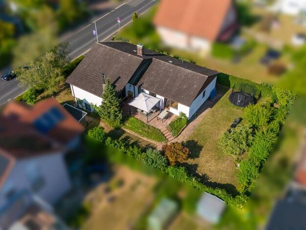 Einfamilienhaus zum Kauf 549.000 € 6,5 Zimmer 162 m² 771 m² Grundstück frei ab 01.09.2026 Karlstadt 97753