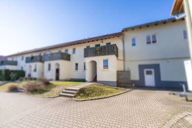 Reihenmittelhaus zum Kauf 158.000 € 4 Zimmer 79 m² 161 m² Grundstück Sachsenbrunn Eisfeld 98678