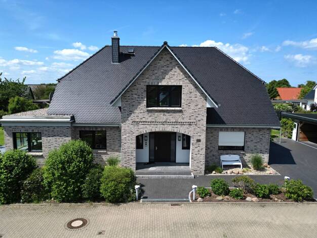 Einfamilienhaus zum Kauf 6 Zimmer 288 m² 1.183 m² Grundstück Elmenhorst Elmenhorst/Lichtenhagen 18107