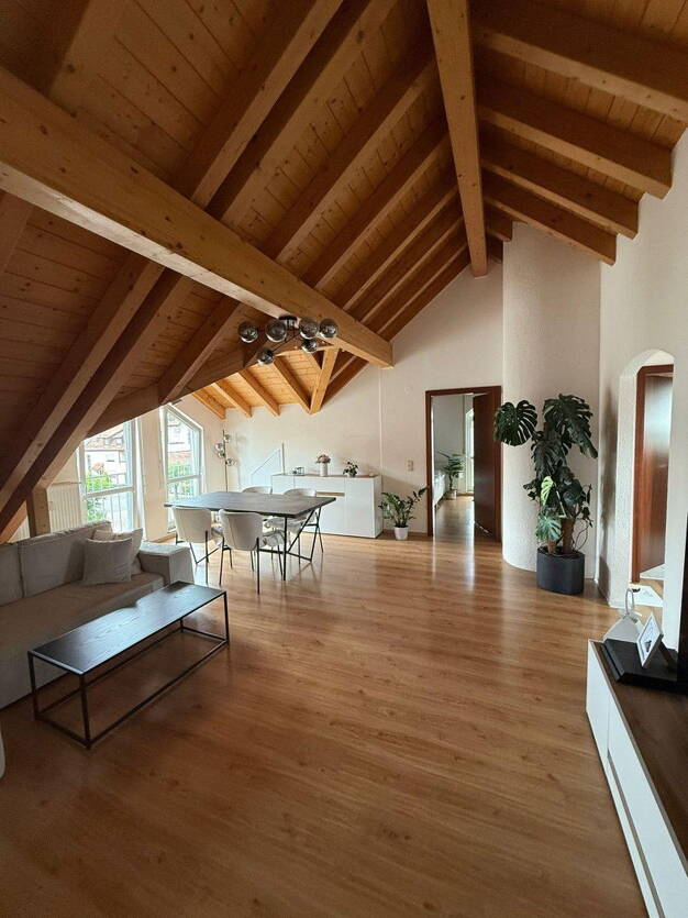 Wohnung zur Miete 850 € 3 Zimmer 73 m² Dachgeschoss, 2. Geschoss frei ab 15.09.2025 Bahnhofstraße 48 Eschenbach Eschenbach 73107