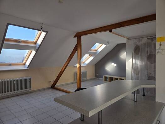 Wohnung zur Miete 700 € 3 Zimmer 90 m² Geschoss 2/3 frei ab sofort Erbach Homburg 66424