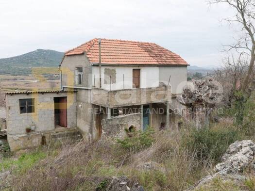 Haus zum Kauf 99.000 € 3 Zimmer 124 m² Pirovac