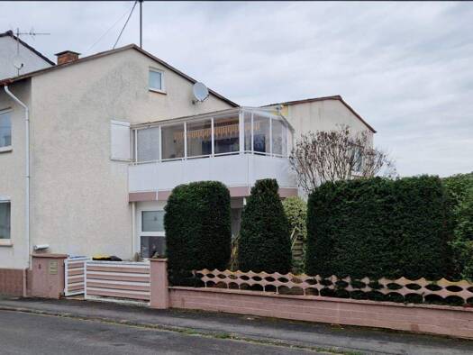 Einfamilienhaus zum Kauf 359.000 € 7 Zimmer 160 m² 320 m² Grundstück frei ab sofort Taunusstraße 3 Walsdorf Idstein 65510