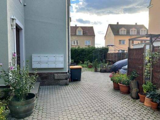 Wohnung zur Miete 600 € 2,5 Zimmer 75 m² 1. Geschoss frei ab 01.11.2025 Barthübelstr. 2 Radebeul 01445