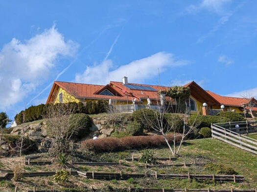 Villa zum Kauf 1.955.000 € 7 Zimmer 440 m² 70.000 m² Grundstück frei ab sofort Feldbach 8330