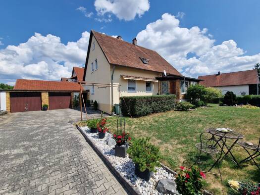 Mehrfamilienhaus zum Kauf 317.000 € 7 Zimmer 155 m² 797 m² Grundstück Hahnbach Hahnbach 92256