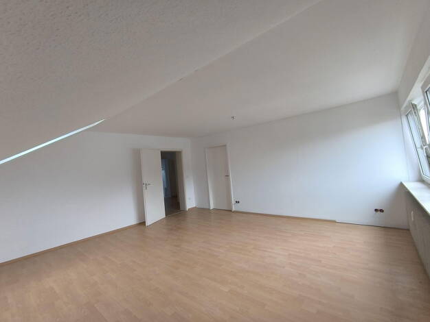 Wohnung zur Miete 865 € 3 Zimmer 88 m² Dachgeschoss, 2. Geschoss Großen-Linden Linden 35440