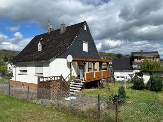 Einfamilienhaus zum Kauf 185.000 € 7 Zimmer 145 m² 500 m² Grundstück frei ab sofort Ewersbach Dietzhölztal 35716