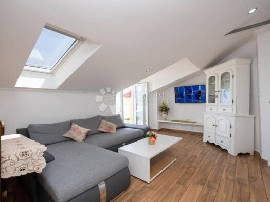 Wohnung zur Miete 1.200 € 3 Zimmer 82 m² 2. Geschoss Lovran Lovran