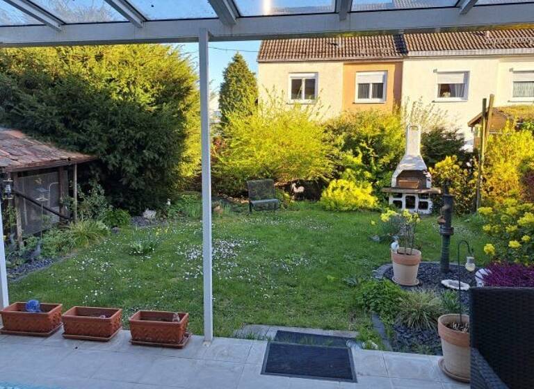 Reihenendhaus zum Kauf provisionsfrei 650.000 € 5 Zimmer 150 m²<br/>Wohnfläche 246 m²<br/>Grundstück Steinbach 61449