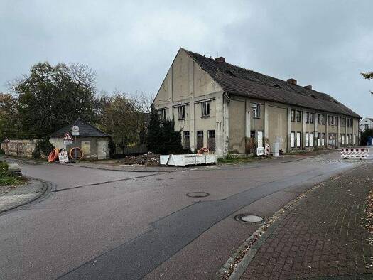 Sonstiges zum Kauf als Kapitalanlage geeignet 99.000 € 35 Zimmer 1.700 m² 5.685 m² Grundstück Beuna 06217