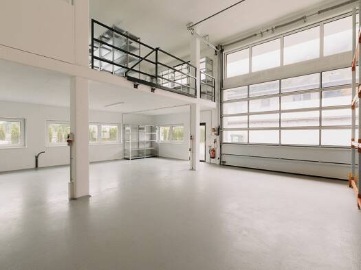 Lagerhalle zur Miete 3.100 € 230 m² Lagerfläche Schwaz 6130