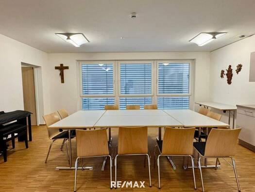 Bürofläche zur Miete 781 € 4 Zimmer 71,7 m² Bürofläche Kirchweg 1 Weer 6116