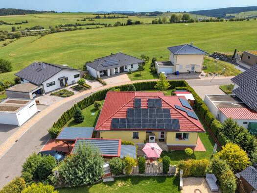 Bungalow zum Kauf 540.000 € 5 Zimmer 137 m² 673 m² Grundstück Bonndorf Bonndorf im Schwarzwald 79848