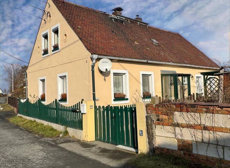 Einfamilienhaus zum Kauf 89.000 € 6 Zimmer 117 m²<br/>Wohnfläche 630 m²<br/>Grundstück Peritz Peritz 01609