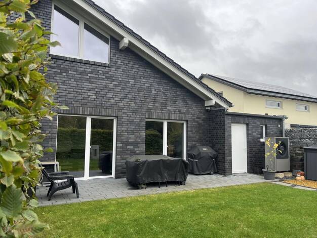 Doppelhaushälfte zur Miete 1.580 € 4 Zimmer 145 m² 257 m² Grundstück frei ab 01.02.2026 Schier Schwalmtal 41366