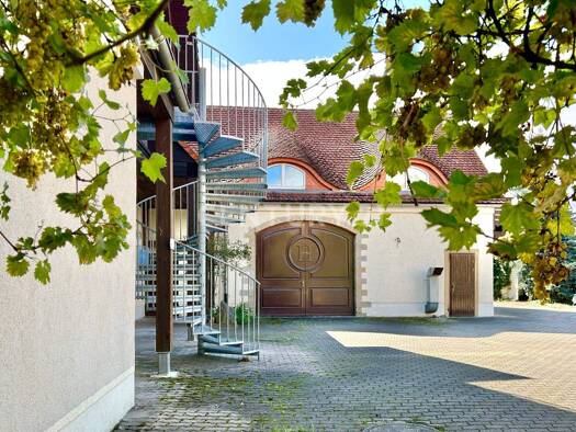 Mehrfamilienhaus zum Kauf 21 Zimmer 830,3 m² 1.620 m² Grundstück Radebeul 01445