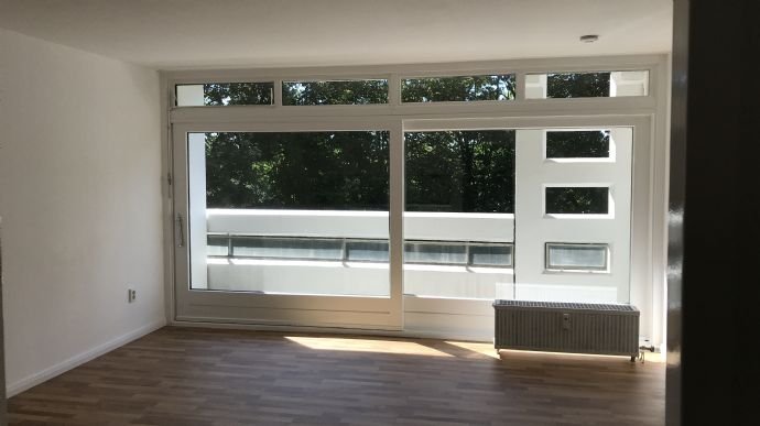 Wohnung zur Miete 480 € 1 Zimmer 33 m²<br/>Wohnfläche 3.<br/>Geschoss 15.11.2024<br/>Verfügbarkeit Julius-Brecht-Straße 3 Osdorf Hamburg 22609