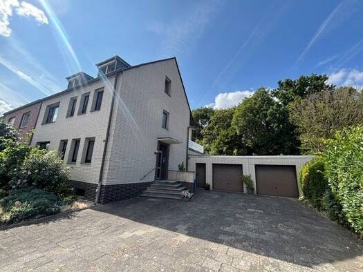 Mehrfamilienhaus zum Kauf 499.000 € 8 Zimmer 150 m² 725 m² Grundstück Giesenkirchen Ost 41238