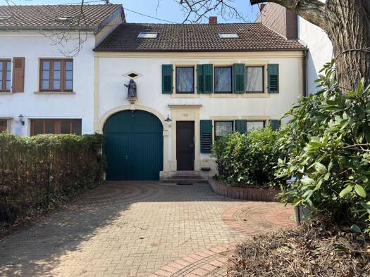 Reihenmittelhaus zum Kauf 199.000 € 7 Zimmer 180 m² 841 m² Grundstück Ensdorf 66806