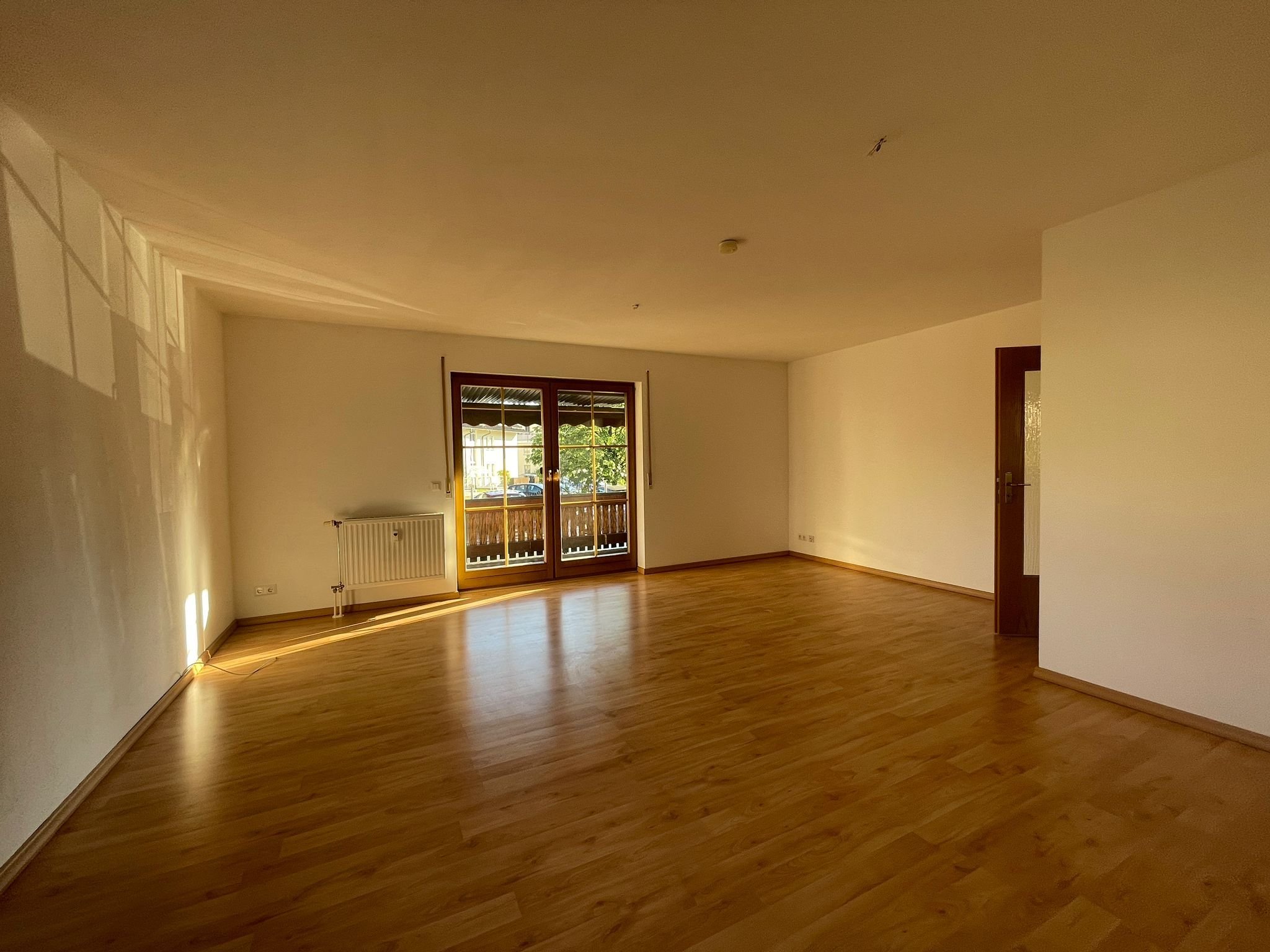 Wohnung zur Miete 510 € 3 Zimmer 77 m²<br/>Wohnfläche 1.<br/>Geschoss 01.01.2025<br/>Verfügbarkeit Weidhäuser Höhe Weidhausen Föritz 96524