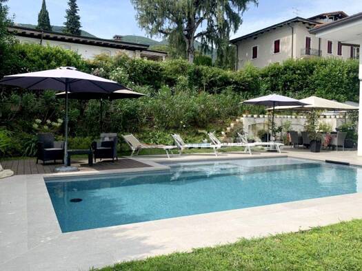 Haus zum Kauf 1.900.000 € 9 Zimmer 270 m² 1.000 m² Grundstück Gardone Riviera 25083