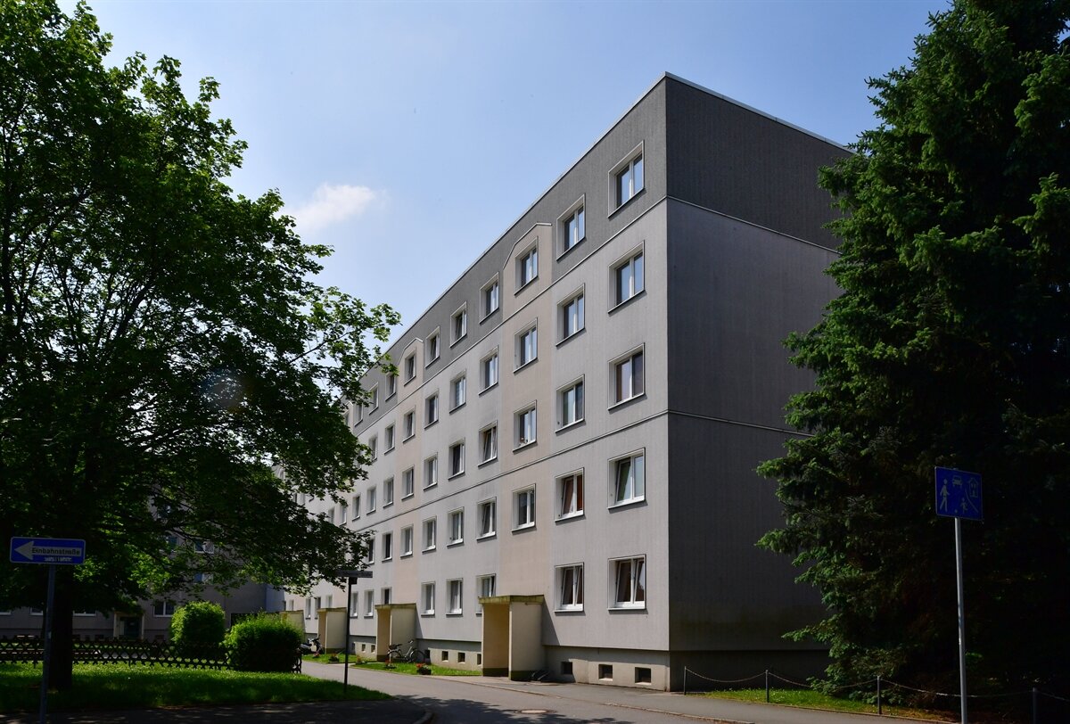 Wohnung zur Miete 265 € 2 Zimmer 48,7 m²<br/>Wohnfläche 1.<br/>Geschoss 01.01.2025<br/>Verfügbarkeit von-Stauffenberg-Str. 2 Lugau Lugau 09385