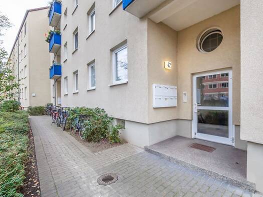 Wohnung zur Miete 650 € 2 Zimmer 45 m² frei ab sofort Rebenring 43 Braunschweig 38106