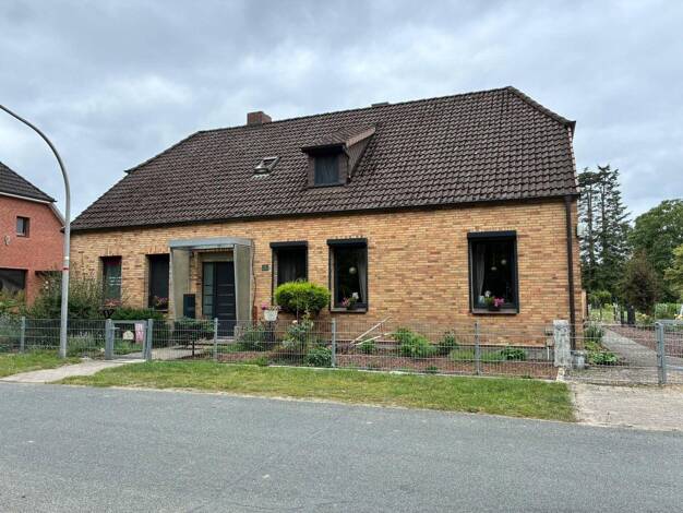 Einfamilienhaus zum Kauf provisionsfrei 319.000 € 10 Zimmer 235 m² 1.935 m² Grundstück Stederdorf Wrestedt 29559