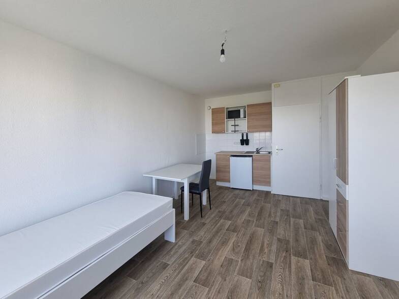Wohnung zur Miete 352 € 1 Zimmer 22 m² 9. Geschoss Zerbster Straße 43 Westliche Neustadt Halle (Saale) 06124