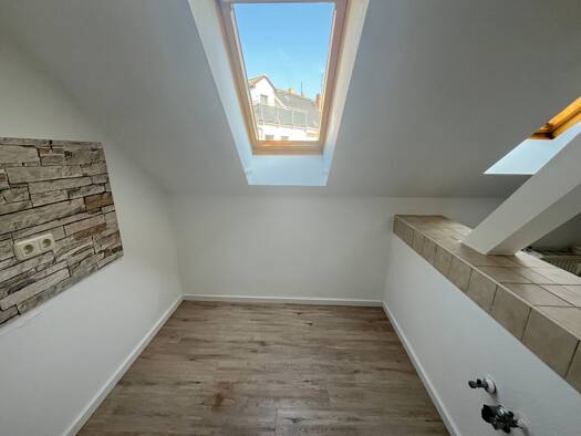 Wohnung zur Miete 380 € 4 Zimmer 76,5 m² 4. Geschoss Stockmannstraße 3 Reichenbach Reichenbach 08468