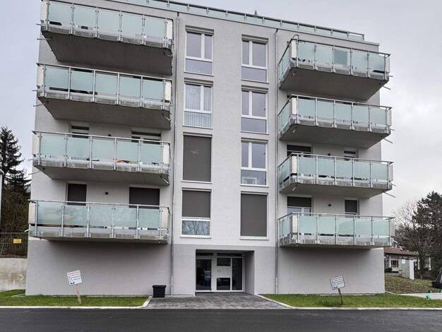 Wohnung zur Miete 690 € 2 Zimmer 65,8 m² Suhl Suhl 98527