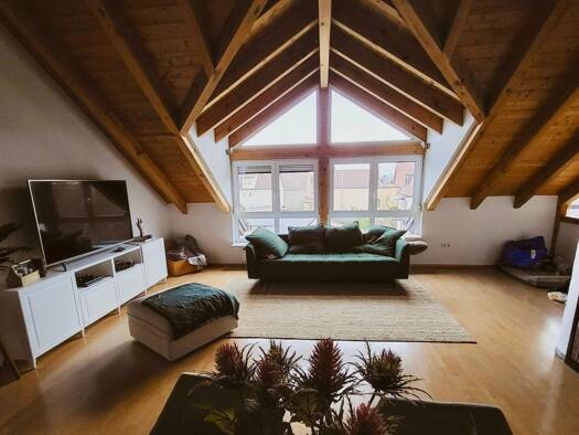 Wohnung zur Miete 1.350 € 4,5 Zimmer 135 m² Geschoss 2/2 frei ab 01.04.2026 Hirschaid 96114