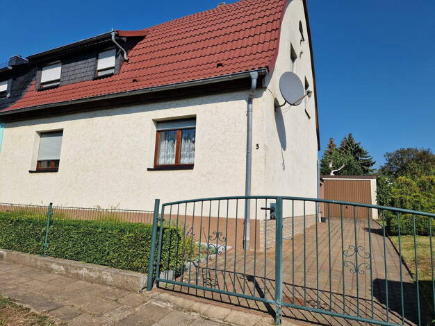 Doppelhaushälfte zum Kauf provisionsfrei 89.000 € 5,5 Zimmer 115 m² 730 m² Grundstück Ziegeleistr. 3 Hettstedt 06333