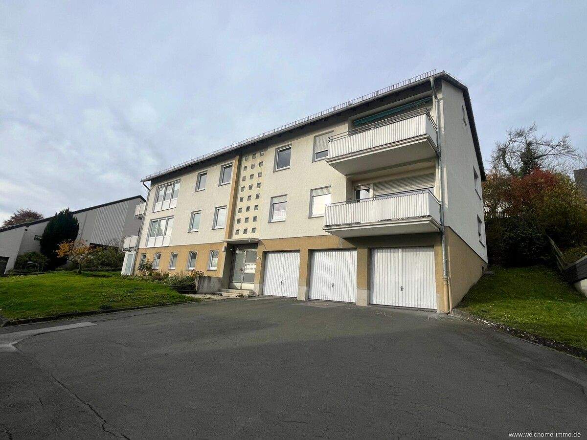 Immobilie in Meschede - Mehrfamilienhaus in Meschede - WEG-Aufteilung ermöglicht separaten Erwerb und Einzelveräußerung - Bild 1