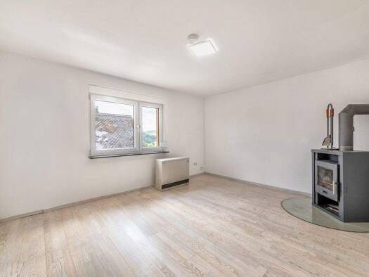 Einfamilienhaus zum Kauf 295.000 € 7 Zimmer 151,1 m² 590 m² Grundstück Kettenbach Aarbergen / Kettenbach 65326