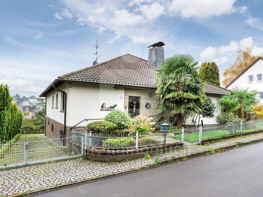 Einfamilienhaus zum Kauf 590.000 € 9 Zimmer 264 m² 860 m² Grundstück Burscheid 51399