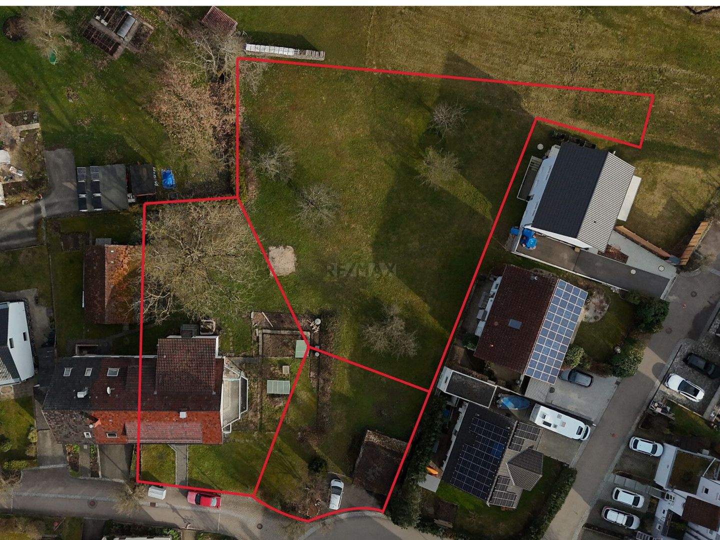 Immobilie in Ebersbach an der Fils - Beste Aussichten für Sie & Ihre Familie! Wohnhaus mit Baugrundstück - Bild 1