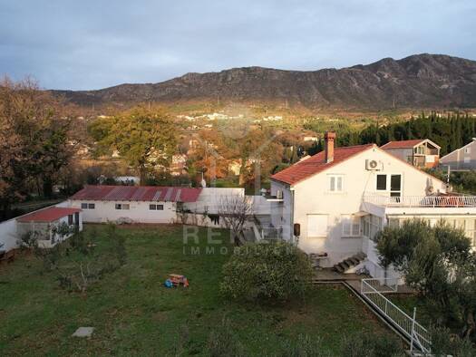 Mehrfamilienhaus zum Kauf 750.000 € 6 Zimmer 270 m² 2.000 m² Grundstück Čelopeci