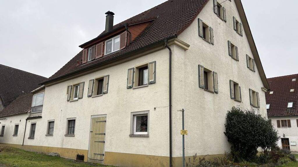 Mehrfamilienhaus zum Kauf 410.000 € 8 Zimmer 207 m² 3.361 m² Grundstück Beuerlbach Crailsheim / Beuerlbach 74564