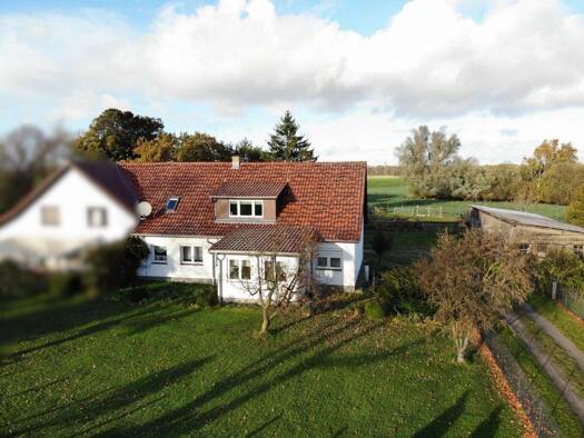 Doppelhaushälfte zum Kauf 198.000 € 7 Zimmer 161,3 m² 2.500 m² Grundstück Eixen 18334