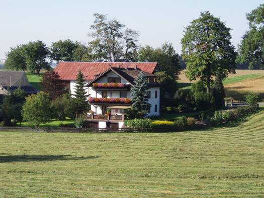 Wohnung zur Miete 360 € 3 Zimmer 85 m² Geschoss 2/3 frei ab sofort Neuhausen 1 Neuhausen Rehau 95111