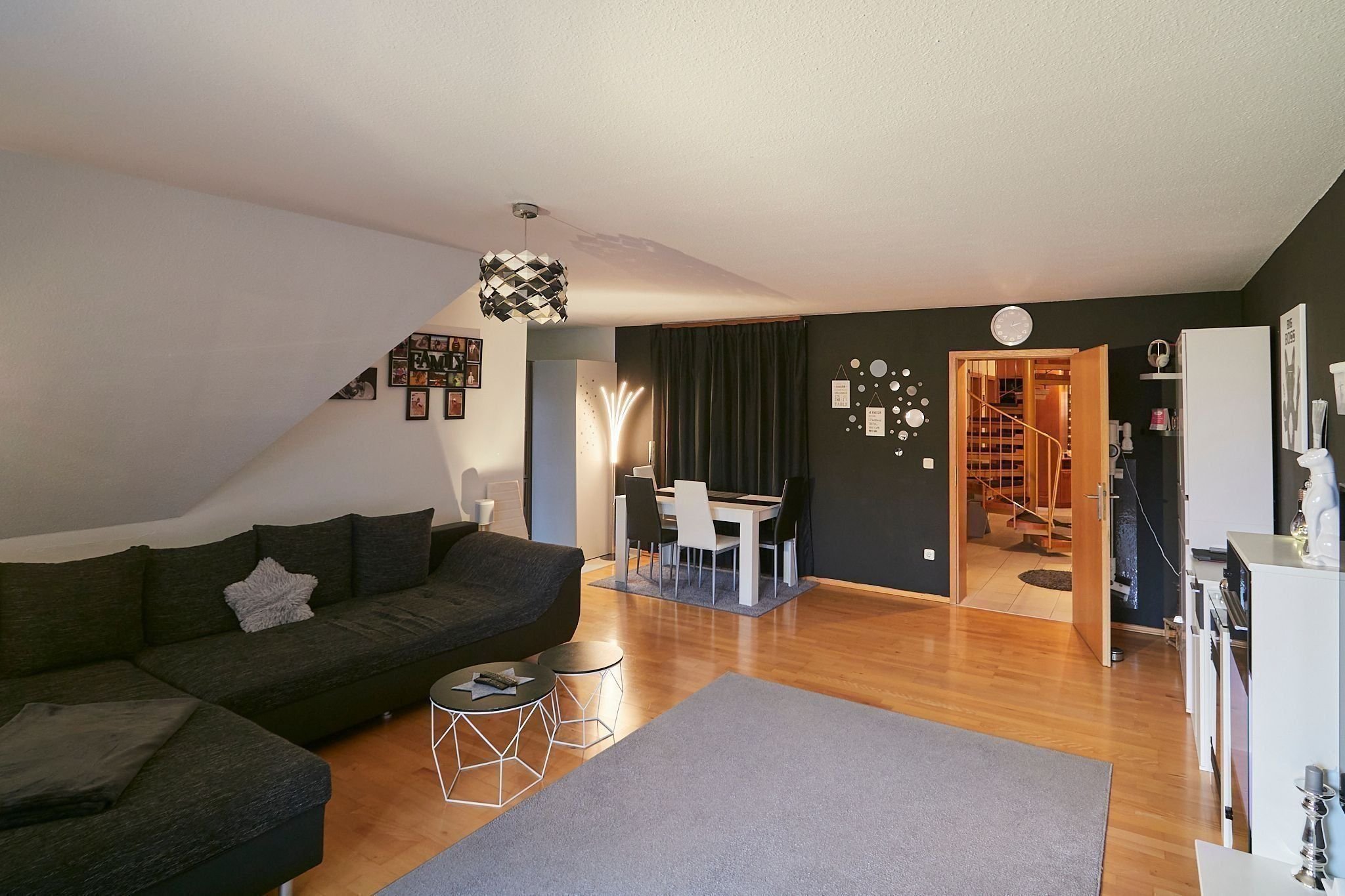 Maisonette zum Kauf 369.000 € 4 Zimmer 113 m²<br/>Wohnfläche 2.<br/>Geschoss ab sofort<br/>Verfügbarkeit Tennenlohe Erlangen 91058