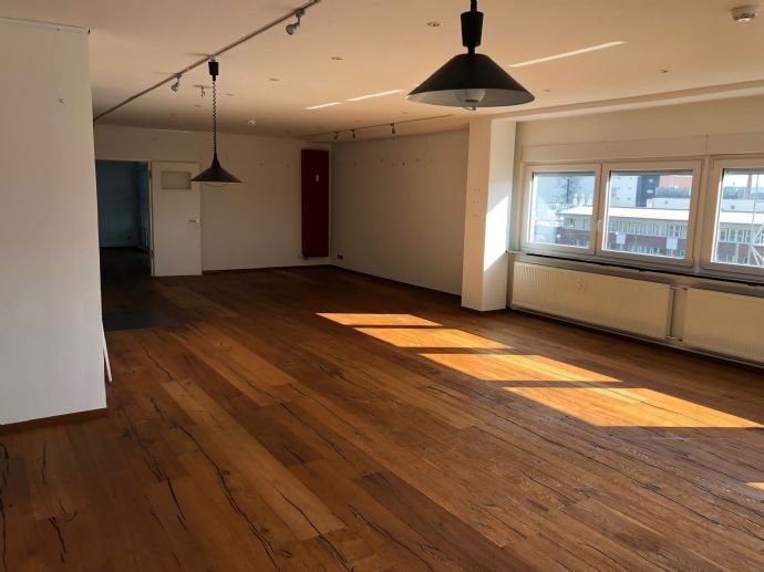 Bürofläche zur Miete 13,46 € 6 Zimmer 260 m²<br/>Bürofläche Ostend Frankfurt am Main 60314